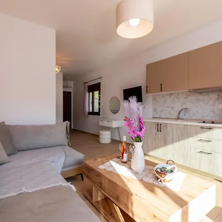 بيت للعطل Galini House 2 *